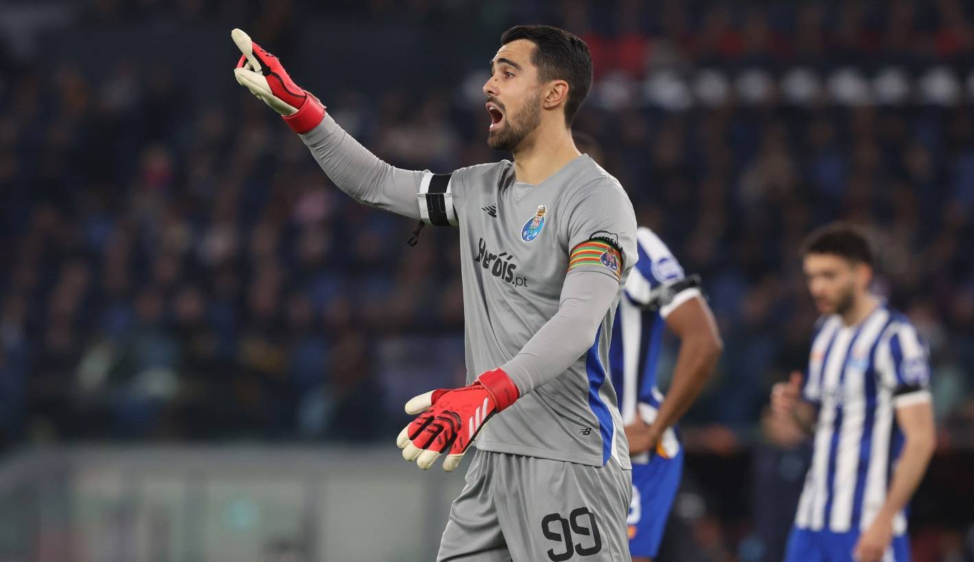 频频逼迫对 频频逼迫对